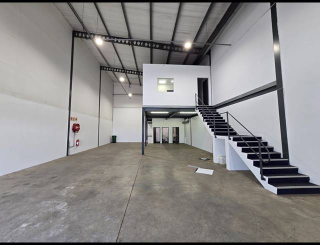 245M² WAREHOUSE TO LET IN MEADOWDALE